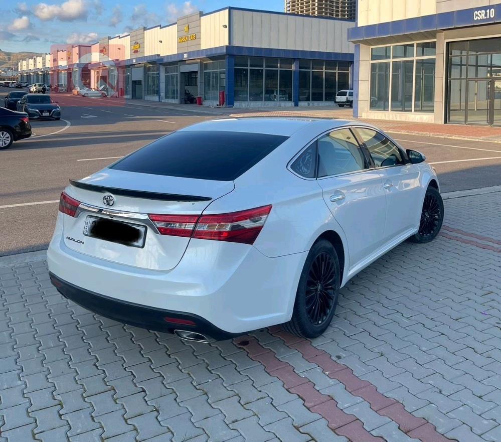 تويوتا أفالون